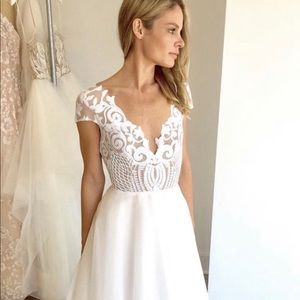BRAND NEW Hayle Paige Dakota Wedding Dress